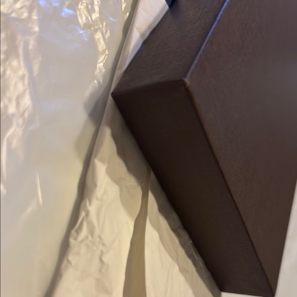 Louis Vuitton Brown Tie Box - Picture 8 of 11